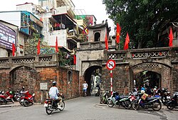 La porte Quan Chuong à Hanoï