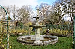 La fontaine du jardin d'arboriculture du jardin Vauban à Lille